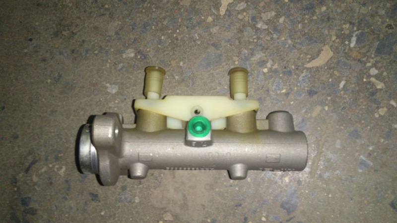 картинка ЦИЛИНДР ТОРМОЗНОЙ ГЛАВНЫЙ (БЕЗ ABS) SIMBO  AA35050102